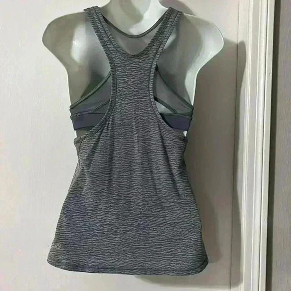 Lululemon Glide and Stride Tank
Sheer Luon Pebble Jacquard V2 Arctic Grey - Picture 7 of 10